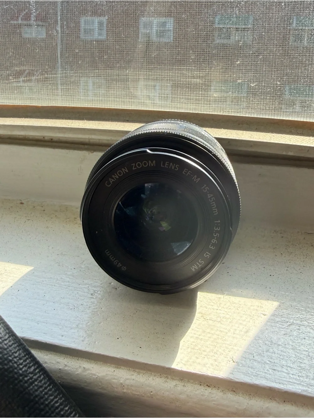 SEND OFFERS PRICE IS NEGOTIABLE! Canon EF-M 15-45mm Compact Zoom Lens in Black